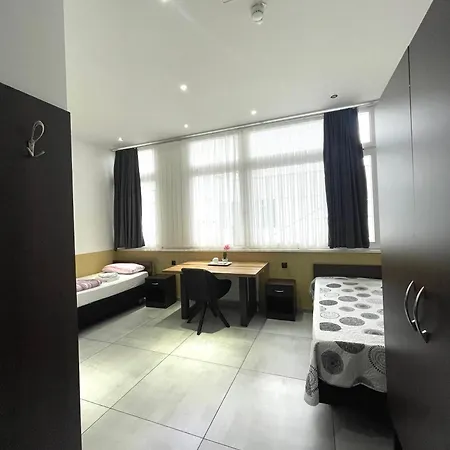 Stadtpension בית הארחה